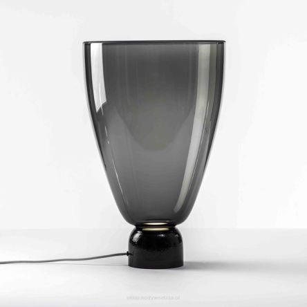 Lightline - ciekawa nowoczesna lampa stołowa projektu Lucie Koldovej dla Brokis;
Lightline - modern table lamp designed by Lucie Koldova for Brokis;